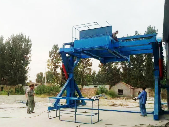 集装箱翻转式起重机