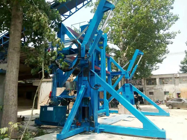 集装箱翻转式起重机