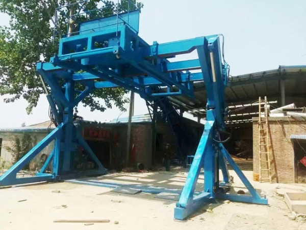 集装箱翻转式起重机