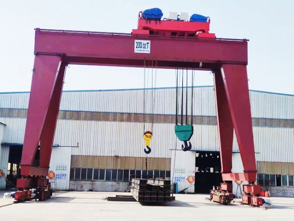 双主梁龙门吊