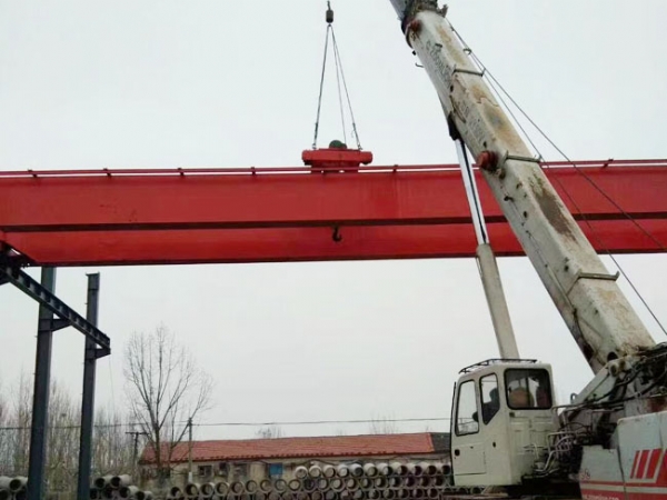 双梁起重机视频